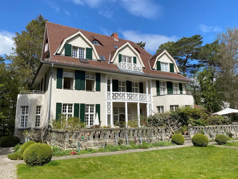 Ein Liebhaberobjekt:
Sanierte Maisonette in wunderschönem Baudenkmal am Park — photo 1